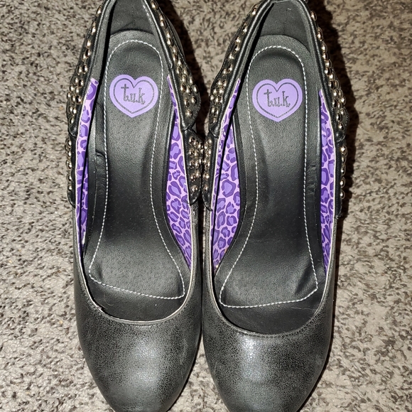 Black studded TUK pumps - Picture 3 of 5